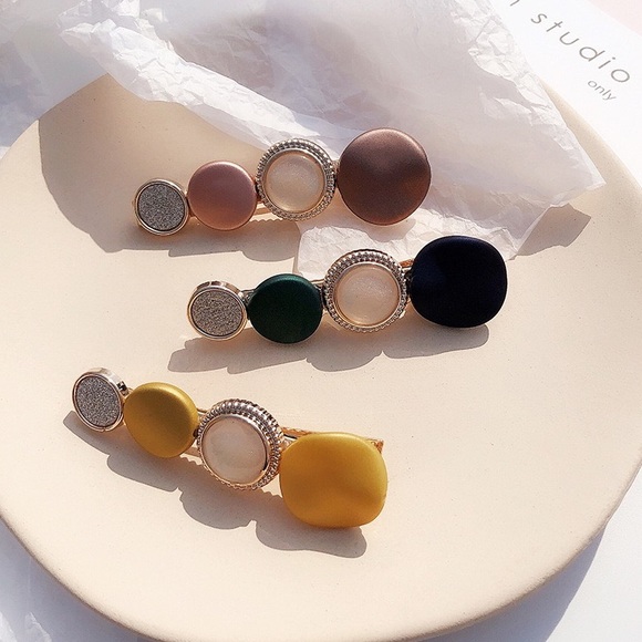 🔸2 for $15🔸Hair Clip - Picture 4 of 4